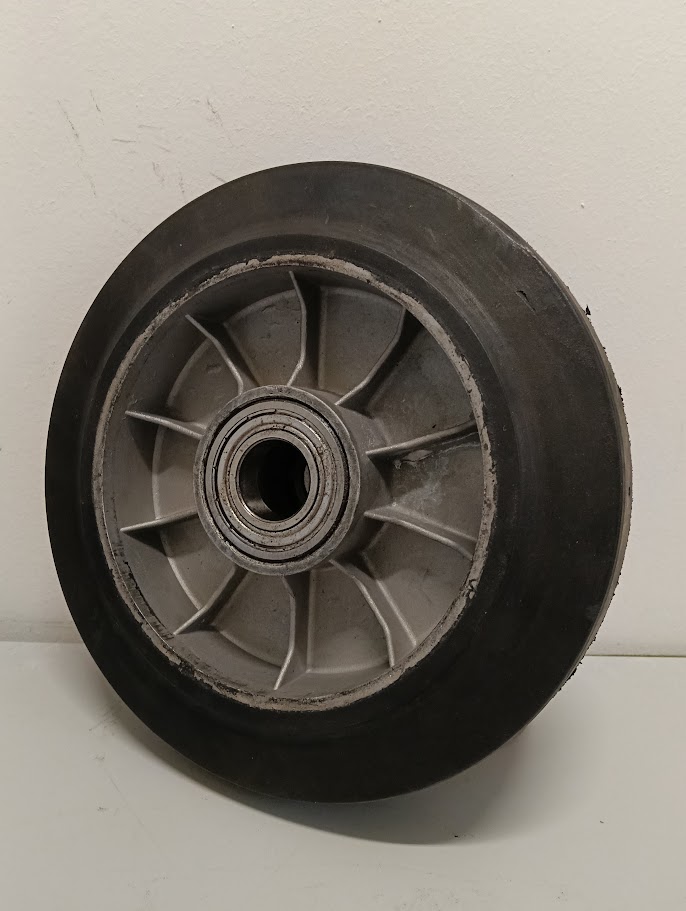 KIT da 2 PZ RUOTA GOMMA ELASTICA NERA con NUCLEO in ALLUMINIO Ø 250x50 MOZZO 60x25 CUSC.SFERE 52x15 mm P.530 kg