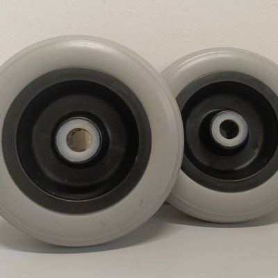 KIT DA 2 PZ RUOTA 200x50 mm IMPERFORABILE SENZA CAMERA D'ARIA DISCO PLAST.NERO FORO 20 mm
